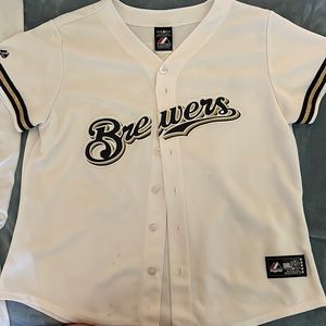 size XL, brewers shirt